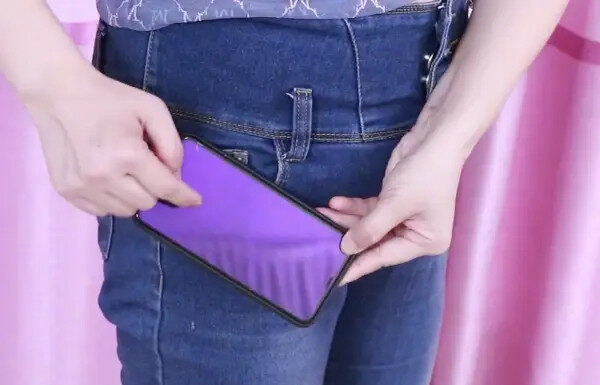 “The Great Smartphone Pocket Dilemma: Screen In or Out?”