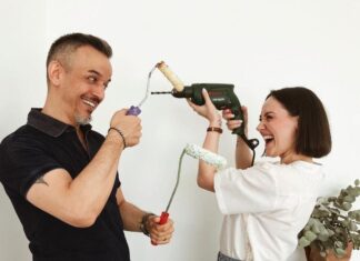 The Magic Makeover: A Couple’s Creative Balcony Transformation on a Budget