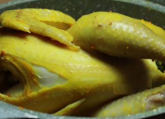 3 Chicken Boiling Blunders: Why Your Meat is Bland and Falling Apart