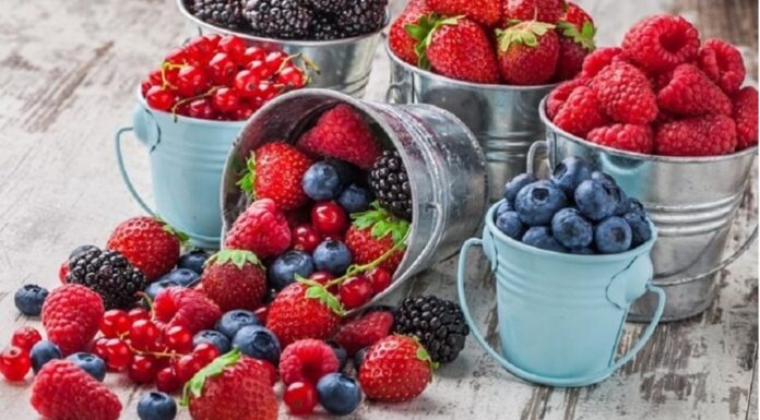 The Ultimate Guide to Fruit-Powered Beauty: Discover the Skin-Enhancing, Figure-Flattering, and Weight-Loss Wonders of Nature’s Candy.