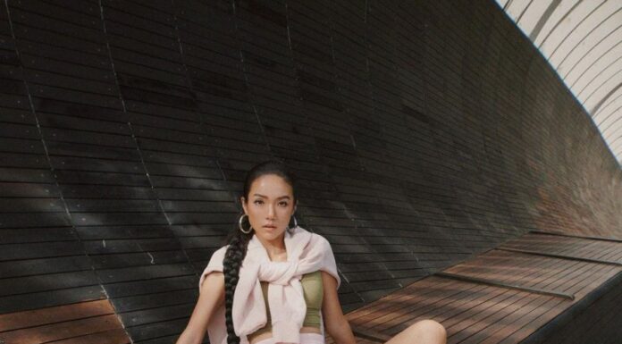 5 White Sneaker Staples Every Fashion-Conscious Girl Needs in Her Wardrobe