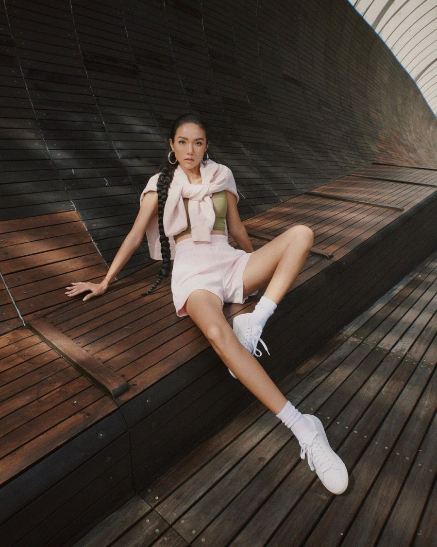 5 White Sneaker Staples Every Fashion-Conscious Girl Needs in Her Wardrobe