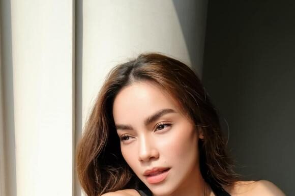 “The Alluring Style Evolution of Ha Ho and Kim Ly’s Captivating Response”