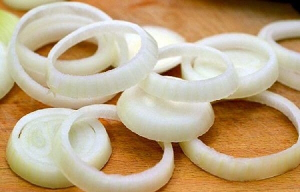 3 Ingenious Ways to Keep Onions Fresh for Weeks: Simple, Time-saving Tips for Long-lasting Produce.