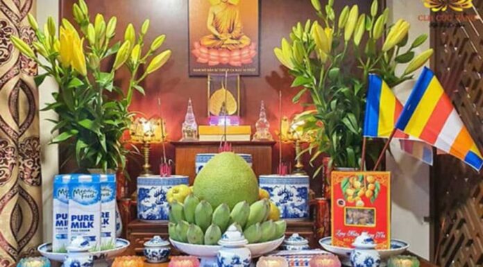 The Vase on the Ancestral Altar: Left or Right for Good Feng Shui?