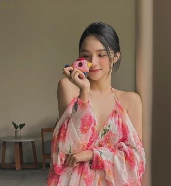 The Style Savant’s Handbook: Unlocking the Mystery of Chic with Huong Giang’s Fashionable Ensembles