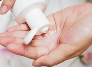 The Four Vital Conversations for Mothers and Daughters: Protecting Women’s Health