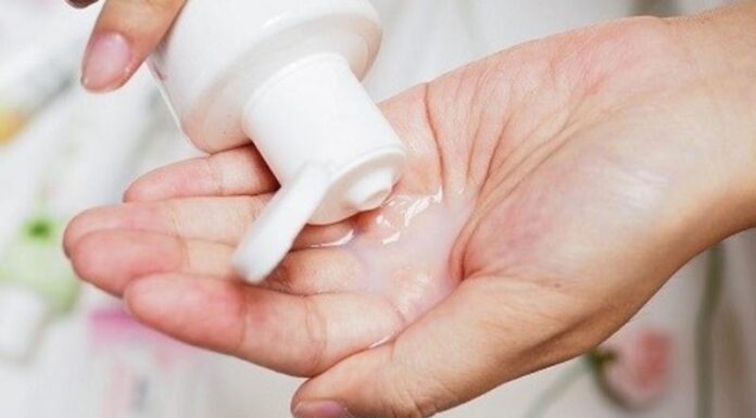 The Four Vital Conversations for Mothers and Daughters: Protecting Women’s Health