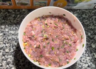 How to Make Delicious and Fresh Red Fish Cakes at Home