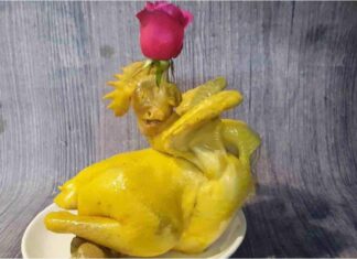 Why Do We Tie Chicken Wings Before Boiling for Lunar New Year Rituals? Learn the Super Quick Way to Tie a Chicken With Just One Strand of Twine.