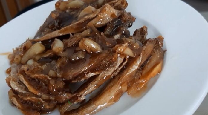 The Ultimate Guide to Making Mouth-Watering Dried Fish with Spicy and Tangy Tamarind Sauce