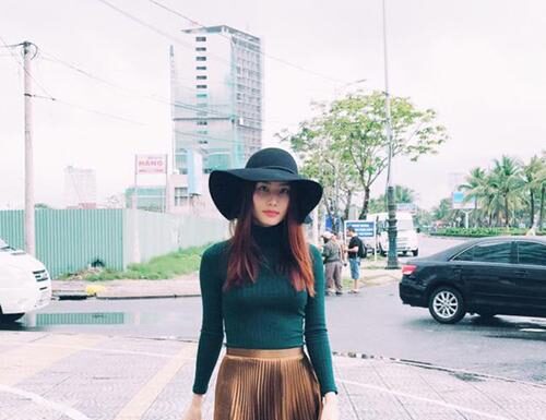 “Show Off Those Stems: How to Rock a Skirt and Flaunt Your Unique Style”