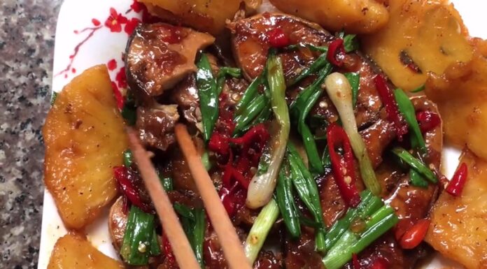 “A Delicious and Non-Fishy Take on Braised Blue Mackerel”