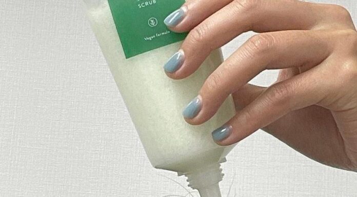 Should You Exfoliate Your Scalp Before or After Shampooing? The Answer May Surprise You!