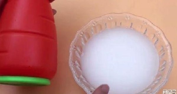 “Toothpaste and Vodka: The Dynamic Duo for a Sparkling Clean and Cost-Effective Solution”