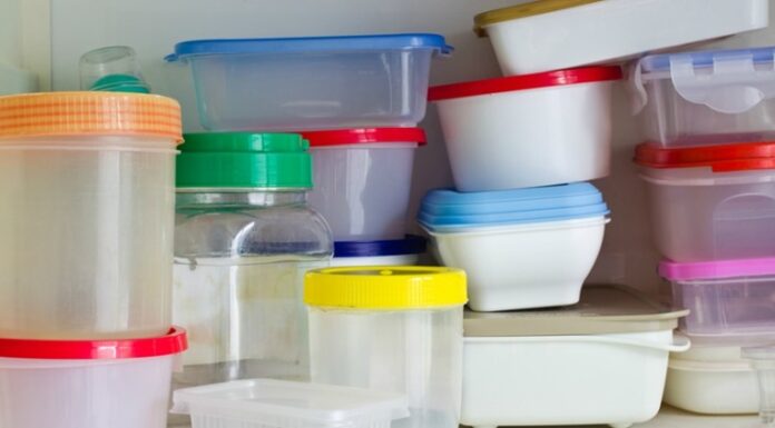 When is the Right Time to Buy New Food Containers?