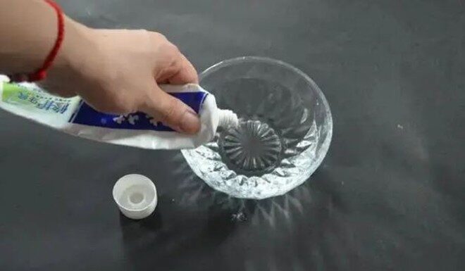 The Magic of Toothpaste and White Wine: Unveiling Surprising Household Solutions