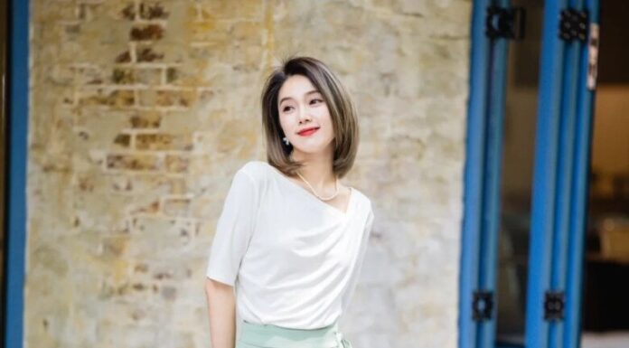 The Ultimate Style Guide: Mint Magic, the New Youthful and Sweet Sisterhood Shade