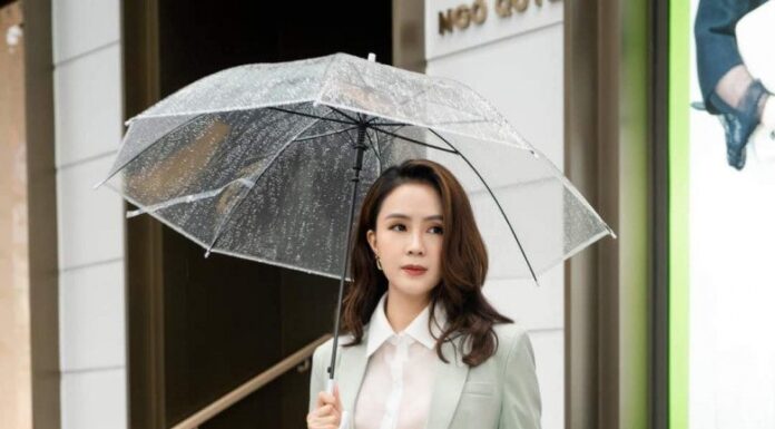 The Wide-Leg Pants Trend: How Hong Diem Has Embraced This Style On and Off Screen, and How You Can Rock Them Too!