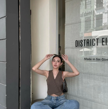 The Top 5 Outfits Worn by Vietnamese Celebrities: A Fresh and Stylish Take