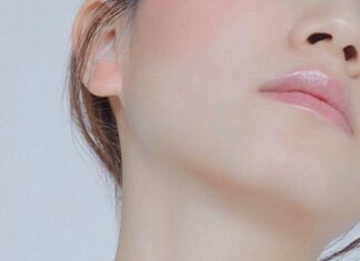 The Secret to Smaller Pores: 7 Familiar Ingredients to the Rescue
