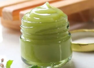 “The Magic Formula: Unlocking Aloe Vera’s Healing Powers for Acne-Prone Skin”