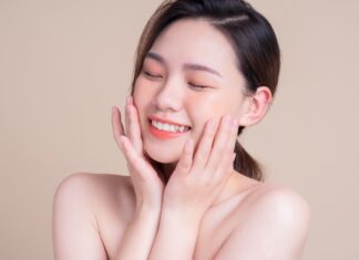 The Benefits of Cleansing Your Face With Milk and How to Do It