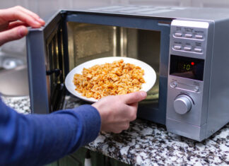 The Perfect Timing to Reheat Food in the Microwave to Retain Nutrients