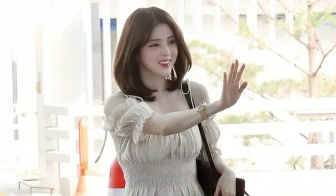 The Radiant Airport Look of Han So Hee: A Style Evolution That Shines Brighter Than Ever