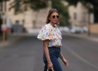 The Do’s and Don’ts of Wearing Wide-Leg Jeans to the Office: Avoid These 7 Mistakes for an Elegant Look