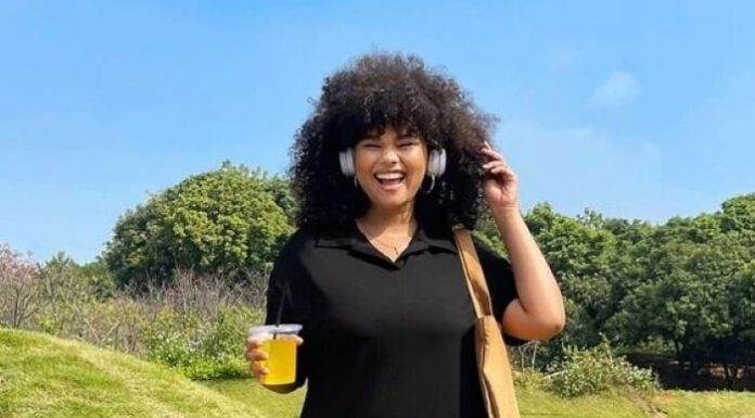 “The Ultimate Guide to Dressing for Curvy Women Over 40”