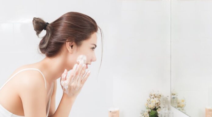 The Ultimate Guide to Acne-Fighting Face Masks: 7 Solutions for a Youthful, Glowing Complexion