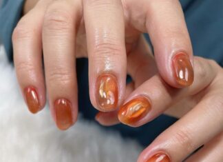 The Ultimate Guide to Autumn Nails: 8 Designs to Make You Shine This Season