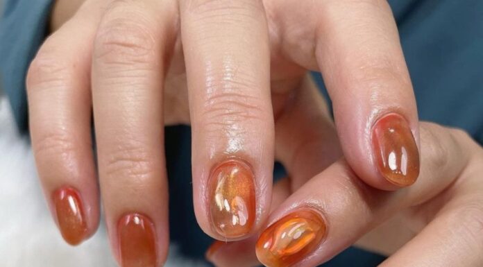 The Ultimate Guide to Autumn Nails: 8 Designs to Make You Shine This Season