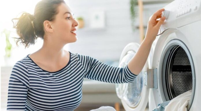 Should You Put Dry or Wet Clothes in the Washing Machine?
