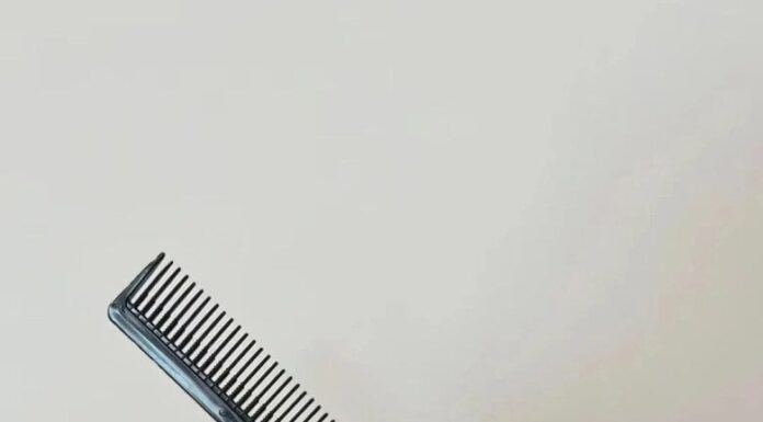 “Flat Hair, Fabulous Fix: 3 Quick Tricks to Transform Your Locks into a Bouncy Dream in Just 5 Minutes”