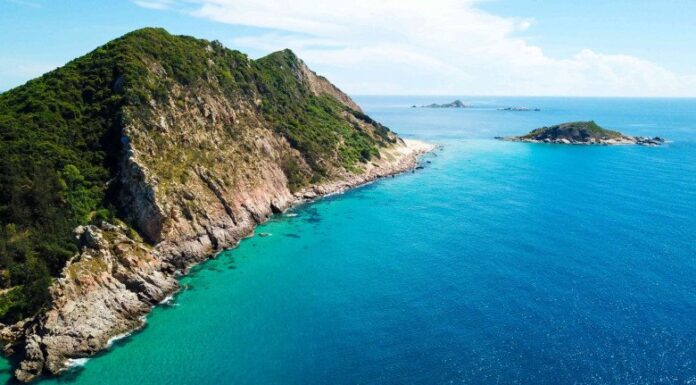 The Ultimate Cliff in Binh Dinh: A Dragon-like Vantage Point Over the Sea with Breathtaking Views