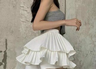 The Four Fashion Faux Pas for Women Over Forty: A Guide to Age-Appropriate Styling.