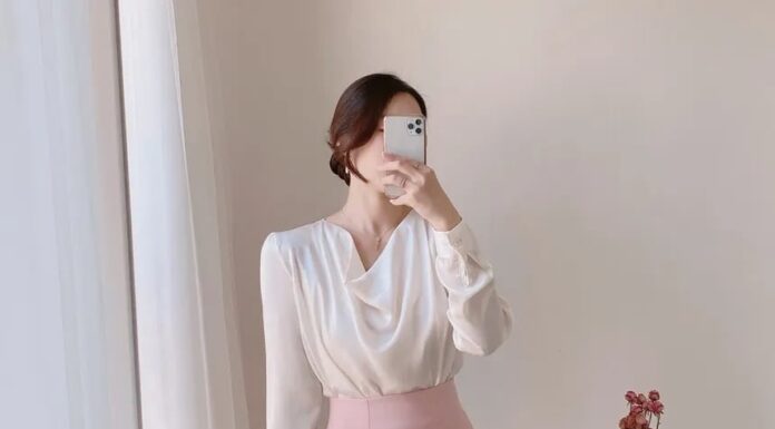 The Ultimate Guide: 5 “Small but Mighty” Accessories for an Elegant Look After 40