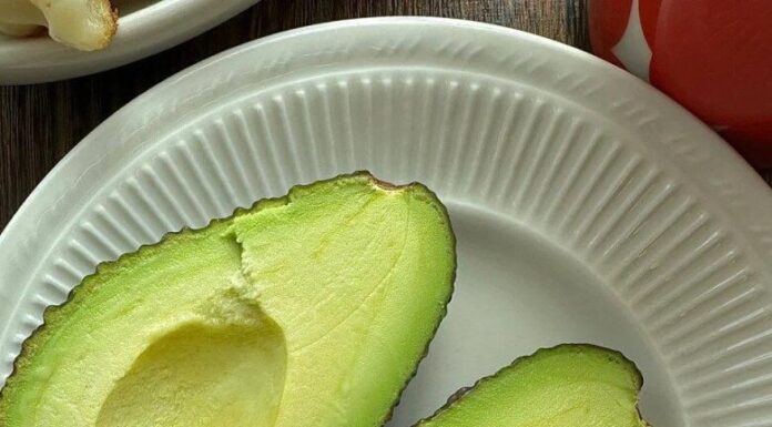 “The Superfruit: Nature’s Affordable Multivitamin for Glowing Skin and a Slimmer Figure”