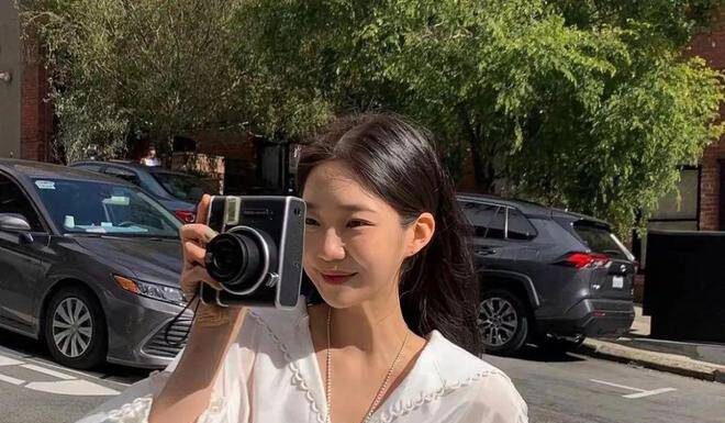 What to Wear With Wide-Leg Pants: The Ultimate Top to Pair With This Season’s Hottest Trend