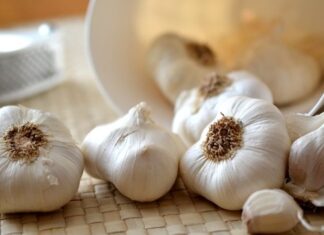 The Ultimate Guide to Choosing and Storing Garlic: A Culinary Delight