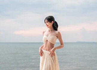 The Ultimate Guide to Beachside Glamour: Steal Her Style Secrets