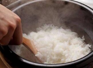 “The Surprising Benefits of Cooking Rice With Banana: A Tasty Treat or Healthy Hack?”