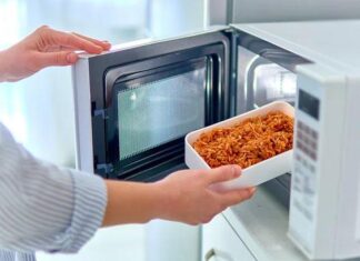 Should You Keep Your Microwave Door Open or Closed After Use? 90% of Families Are Doing It Wrong.
