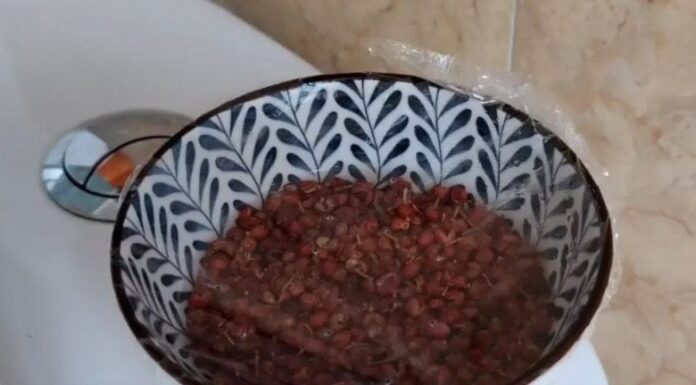 Soak Peppercorns in White Vinegar: The Amazing Benefits that Every Smart Homeowner Should Know