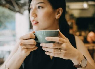 The Coffee Drinker vs. The Simple Breakfast Eater: Who Loses Weight More Efficiently?