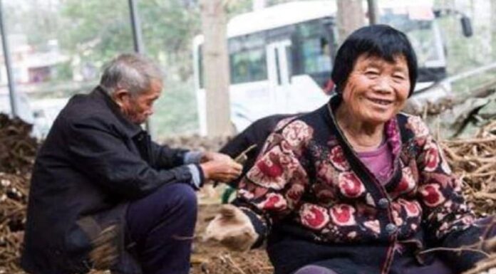 Why Do Elderly People Have a Distinct Odor? What is That Smell?