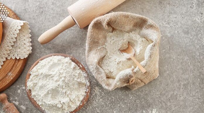 “The Magic Hair Elixir: Unlocking Shiny and Healthy Locks with a Simple Homemade Blend”