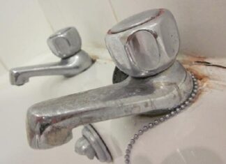 The Magic Potion for a Sparkling Faucet: Just a Few Drops and a Gentle Rub